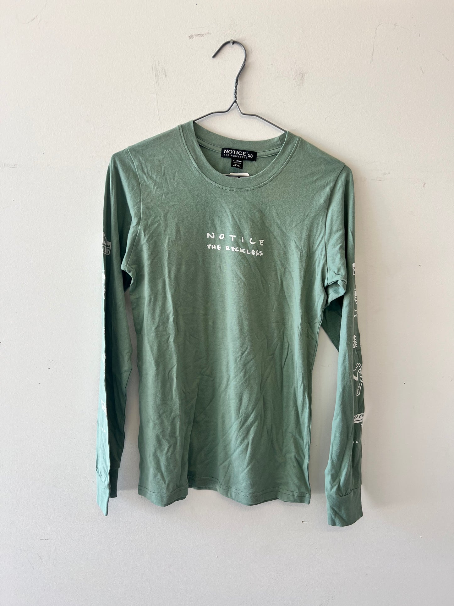 DEFECT - Pray For Pow Long Sleeve