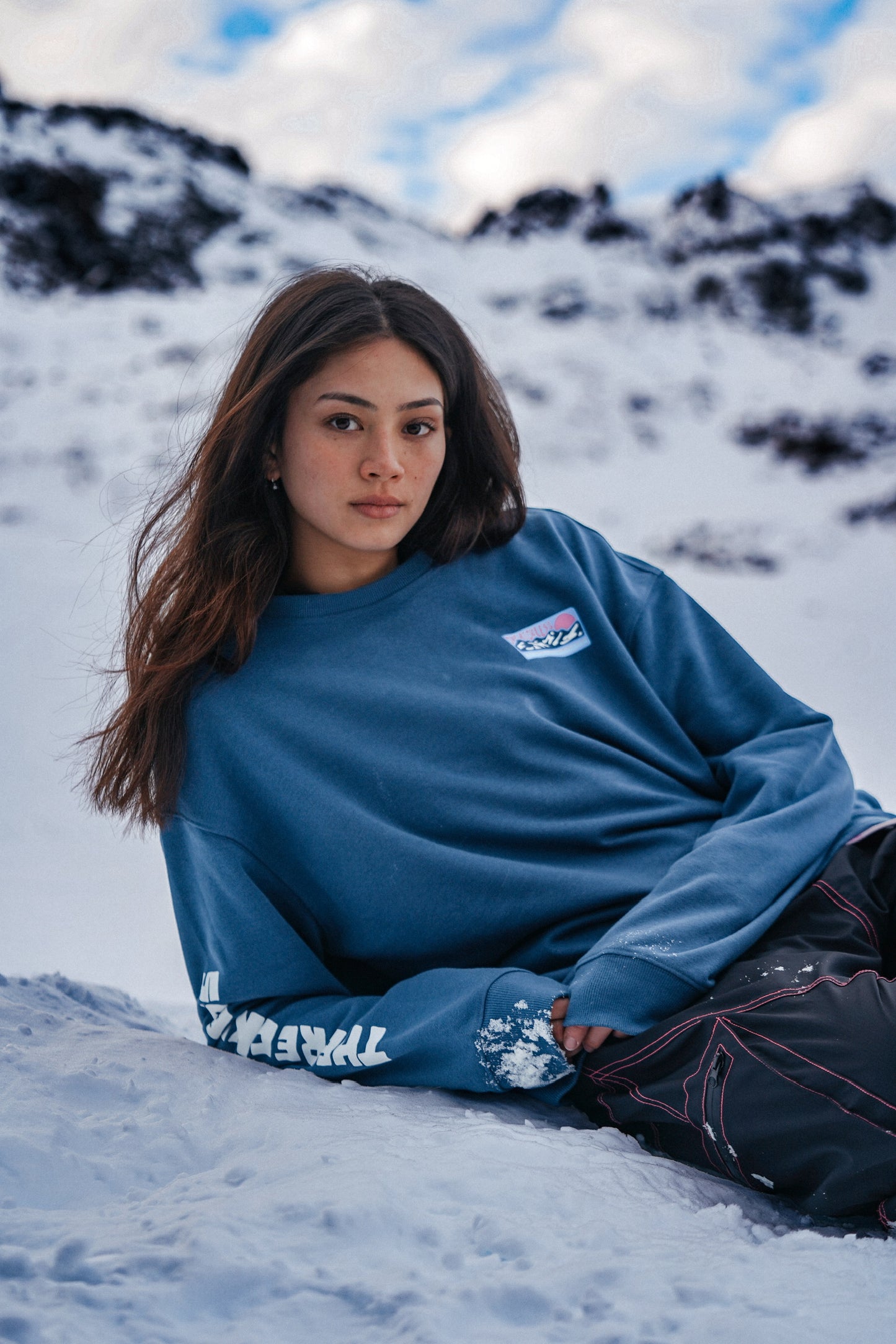 Dare To Wander Light Crewneck