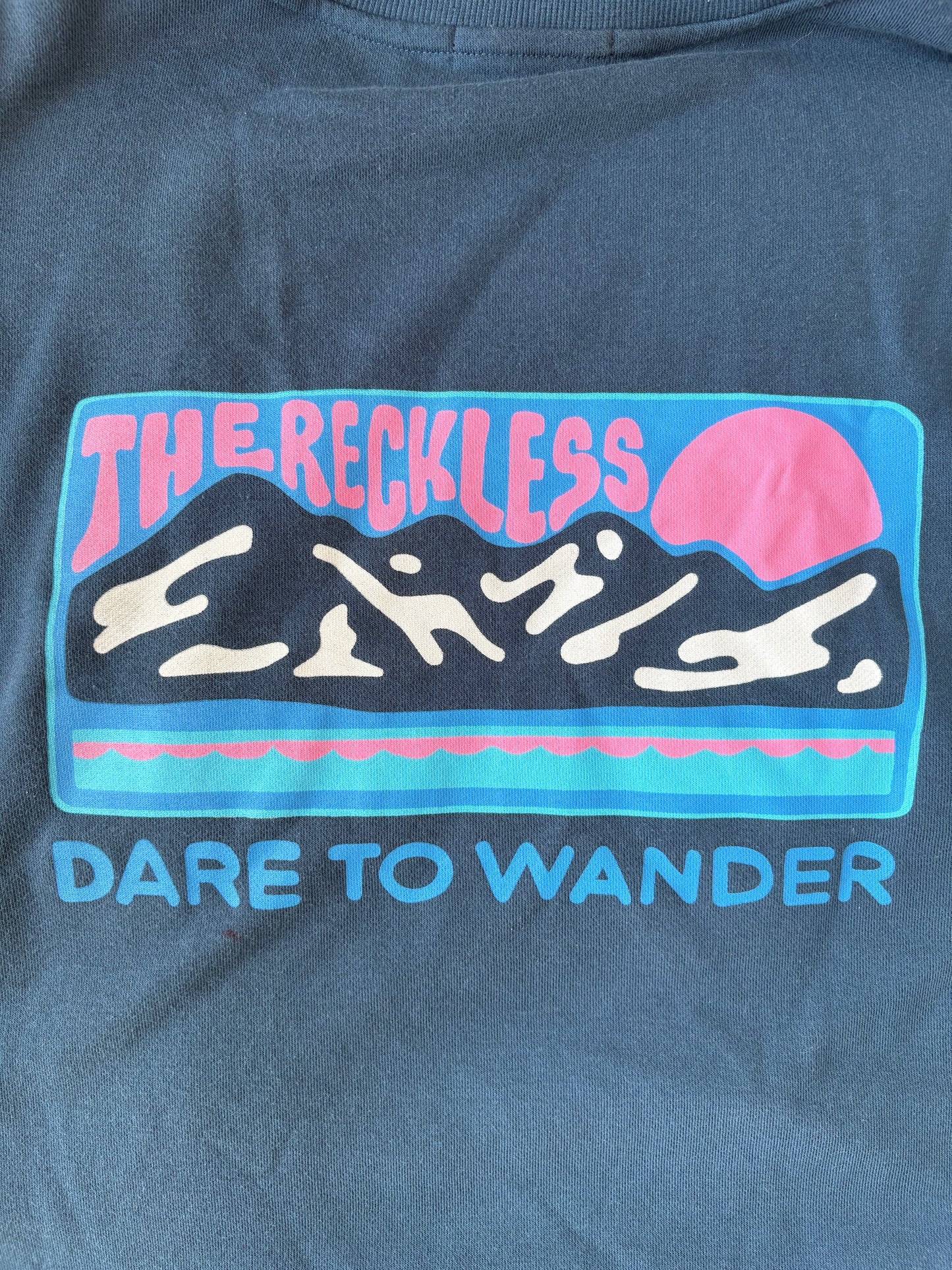 DEFECT - Dare To Wander Light Crewneck