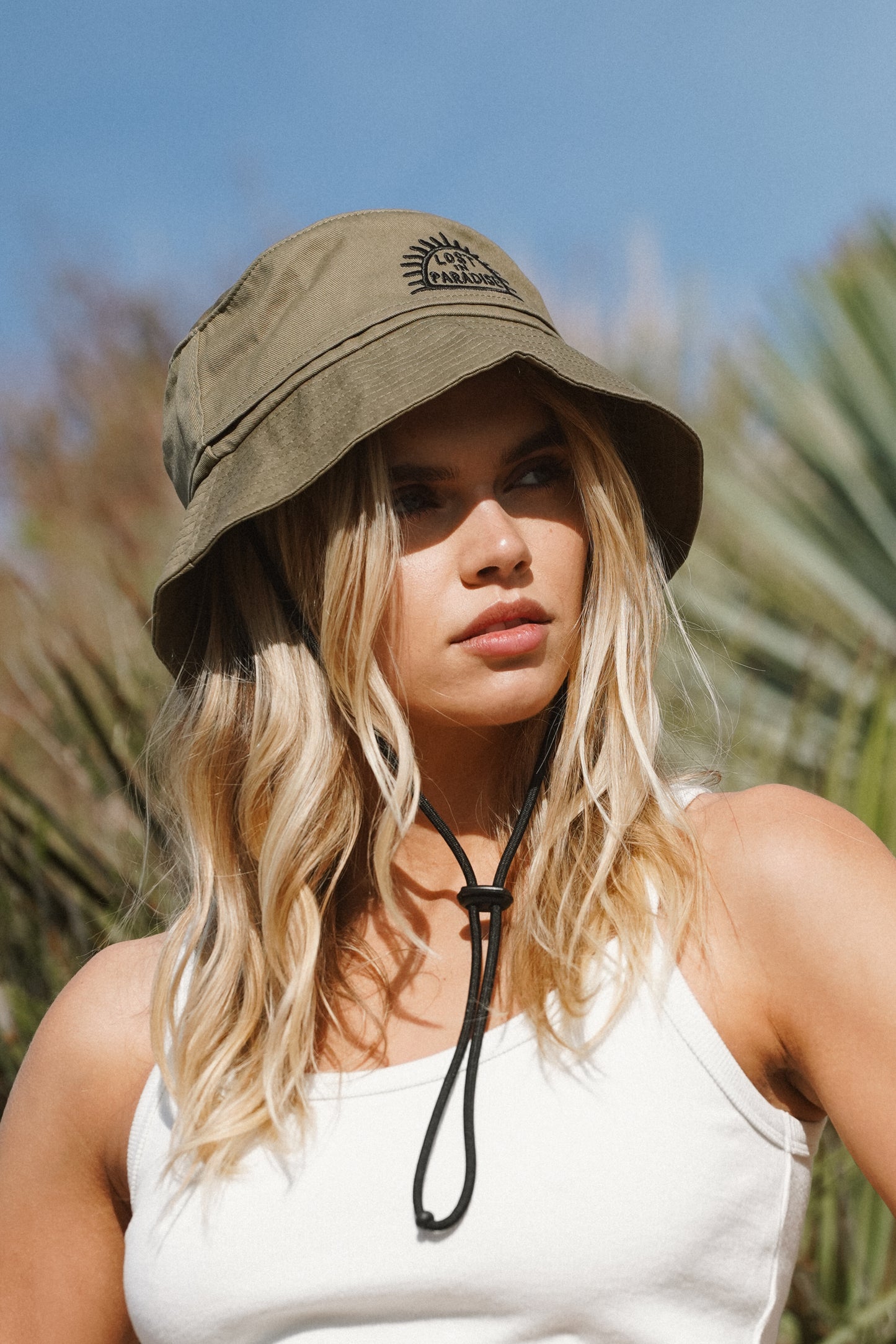 Lost in paradise Bucket Hat