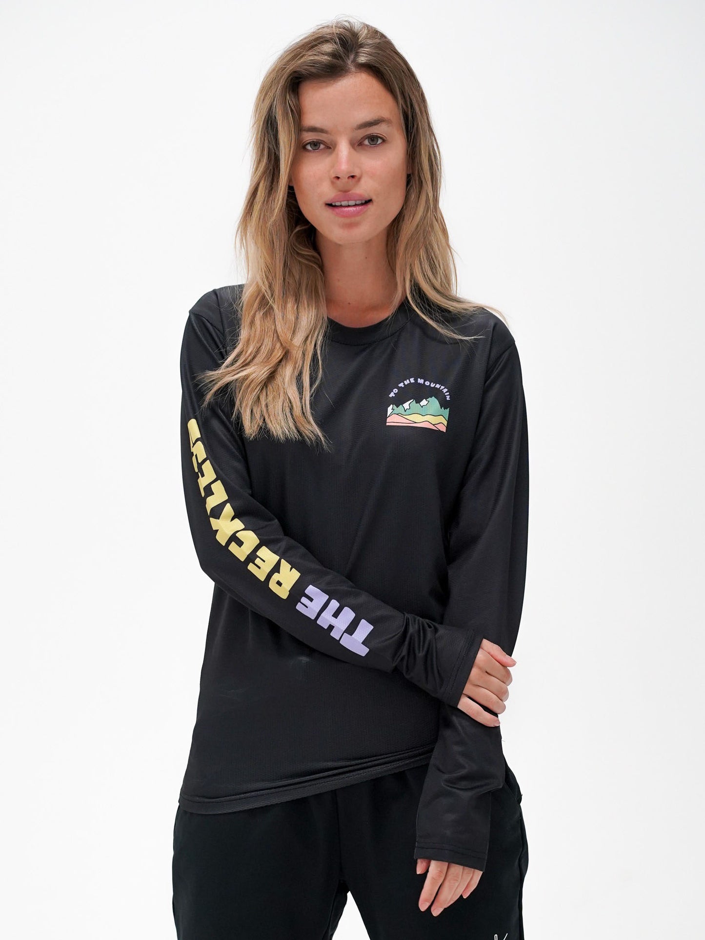 Unisex mountain bike long sleeve jersey in black with printed design and quick drying material