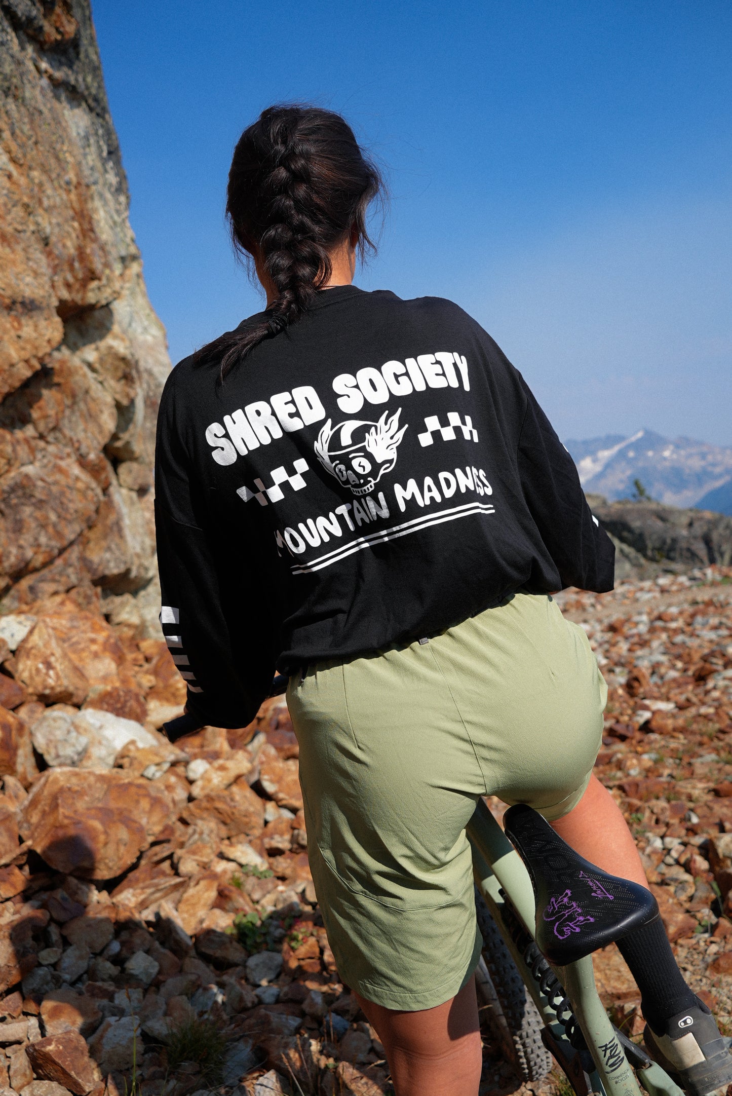 Freeride-inspired MTB shorts offering flexible movement, pedal-friendly comfort and casual utility-focused trail style