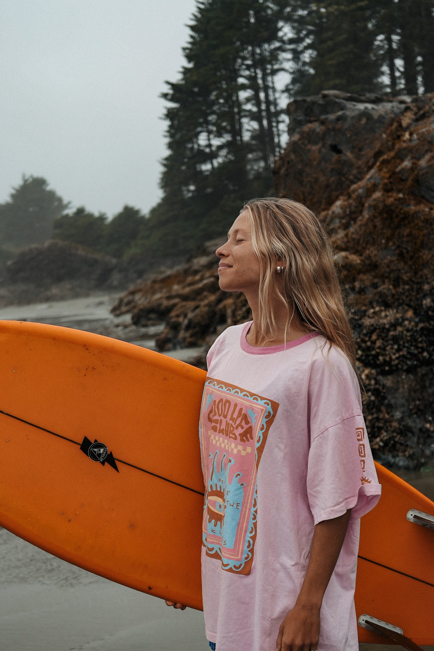 Cotton oversized t-shirt with graphic print in a summer surf and beach vibe