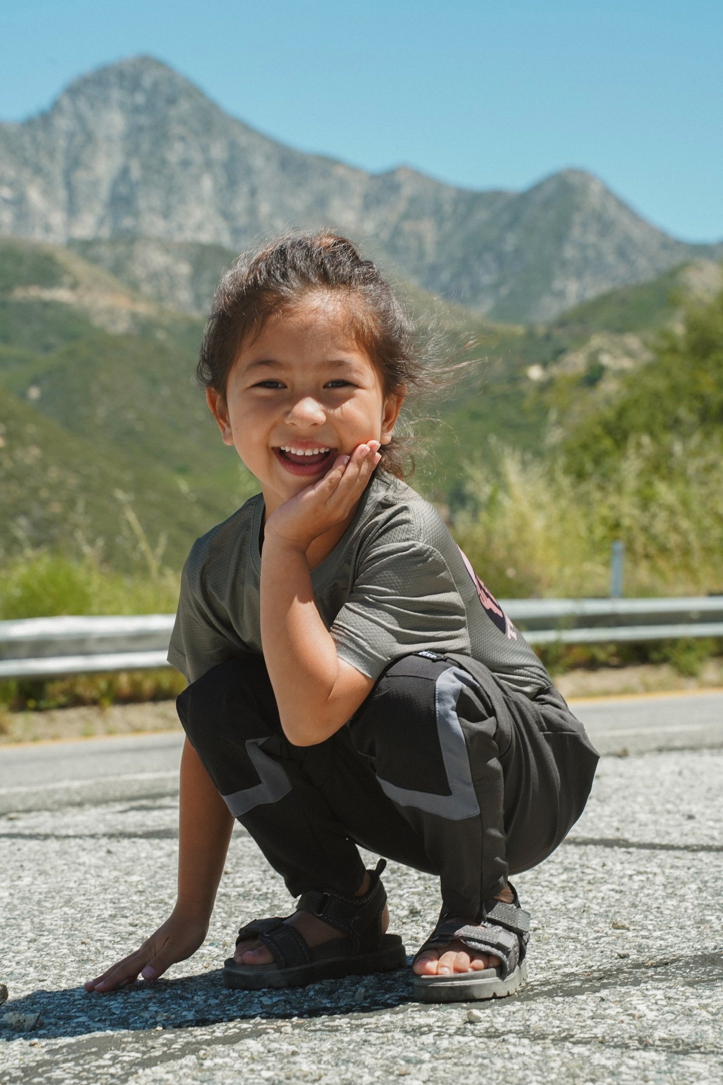 Convertible MTB riding pants for kids offering breathable performance, easy movement and quick transition from pants to shorts